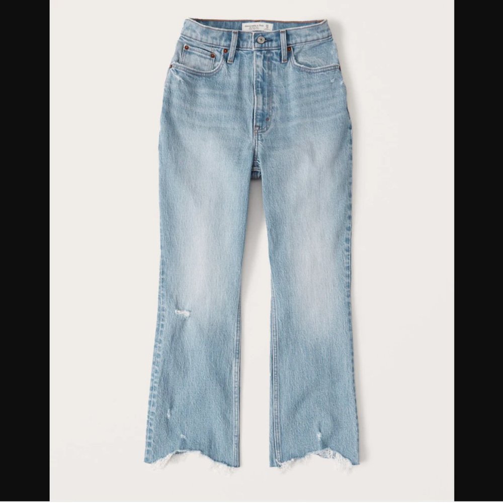 Abercrombie Curve Love: The Kick Flare Ultra High Rise, Size 26 - NEW